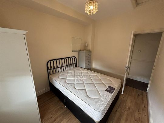 2 bedroom private hall to rent - Photo 1