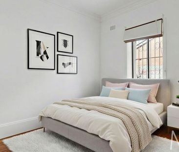 CHARMING TERRACE-STYLE LIVING - Photo 3