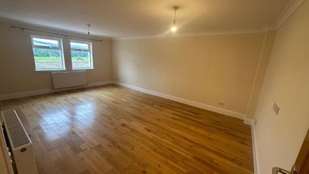 4 bedroom barn conversion to rent - Photo 2