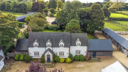 Attractive farmhouse in equestrian setting - Photo 5