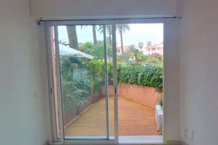 GOLFE JUAN - REZ DE JARDIN - 2 PIECES - Photo 5