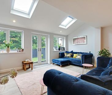 4 bedroom semi-detached house to rent - Photo 2
