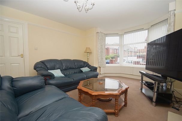 2 bed apartment to rent in Devonshire Drive GFF, Scarborough, YO12 - Photo 1