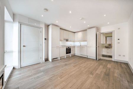 Norbury Crescent, London, SW16 - Photo 3