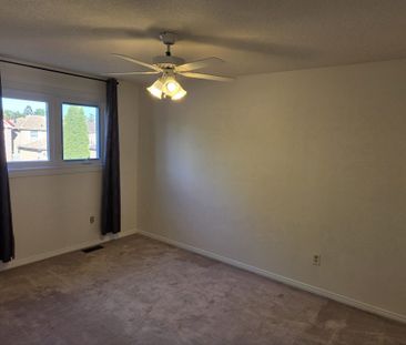 For Lease - 211 Ponymeadow Terrace, Toronto, Ontario - Photo 4