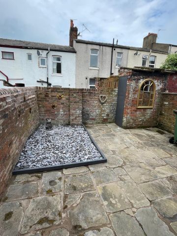 3 bedroom terraced house to rent - Photo 5
