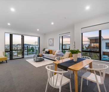 Sunny Corner Home - Photo 1