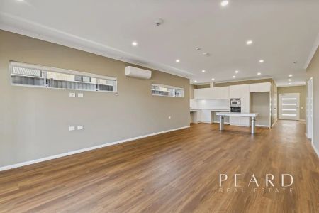 “BRAND NEW” - Photo 5