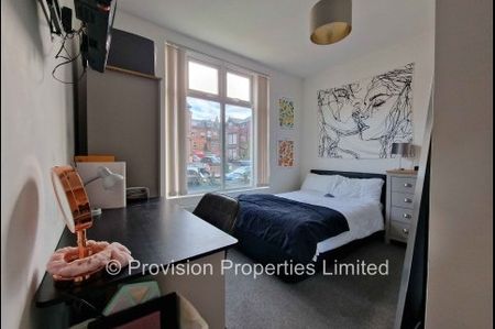 6 Bedroom Leeds Student Properties - Photo 2