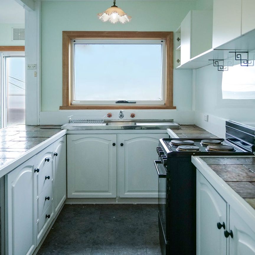 Spacious 3-Bedroom Home with Ocean Views in Parklands - Photo 1