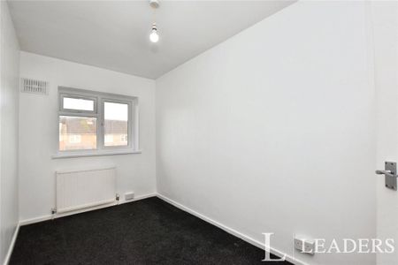 3 bedroom terraced house to rent - Photo 5