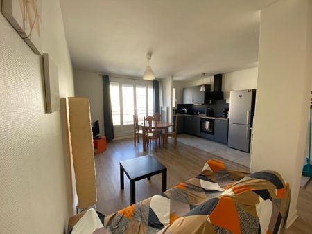 Location Appartement 4 pièces 65m² VALENCE 26000 - Photo 2
