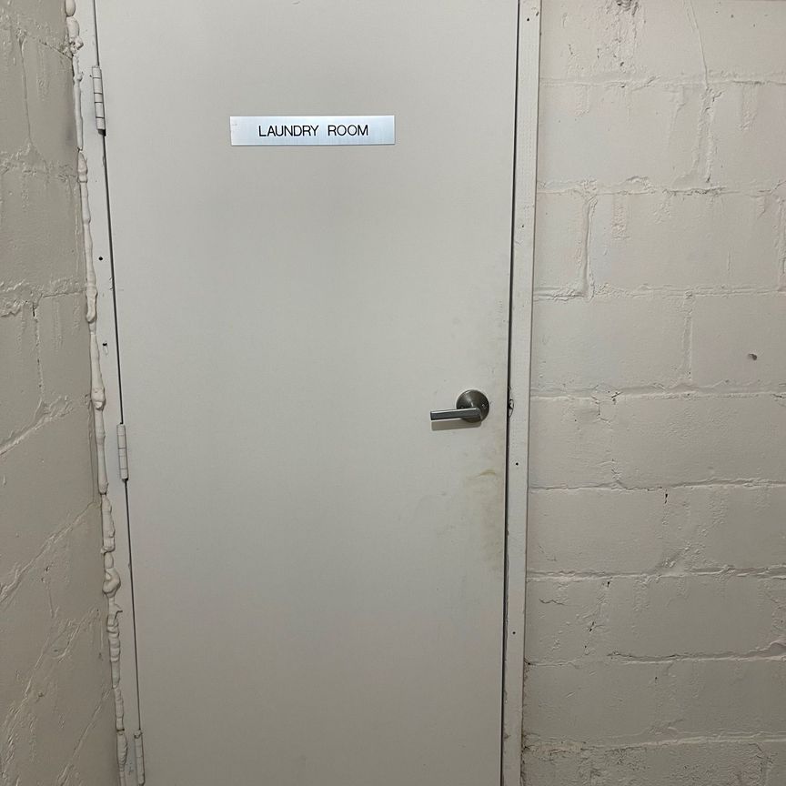 For Lease - 517 Eglinton Avenue Unit# 4, Toronto, Ontario - Photo 1