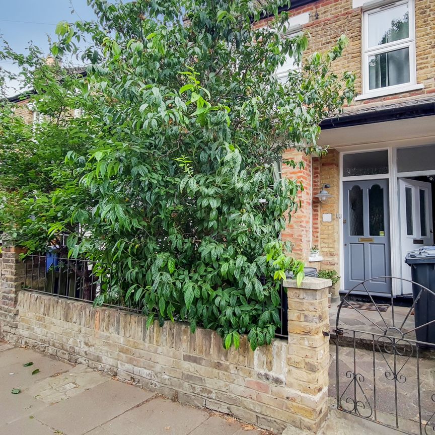 Grosvenor Road - Photo 1