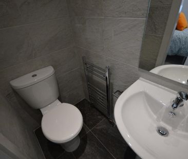 1 bedroom in a house share to rent - Photo 5