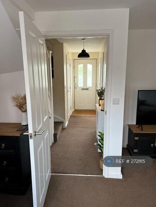 2 bedroom end of terrace house to rent - Photo 1