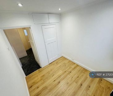 4 bedroom detached house to rent - Photo 4