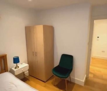 1 Bed Flat, Umberston Street, E1 - Photo 4