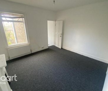 3 bedroom end of terrace house to rent - Photo 1