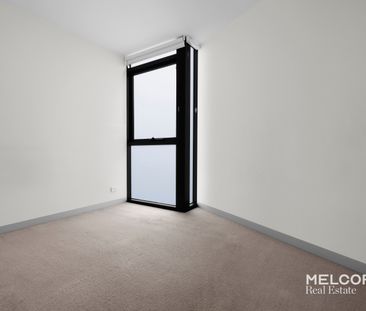 CONTEMPORARY ONE-BEDROOM WITH CARPARK IN SOUTHBANK - UNFURNISHED - Photo 2