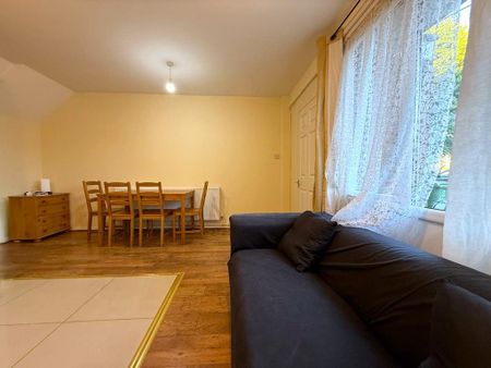 4 bedroom terraced house to rent - Photo 2