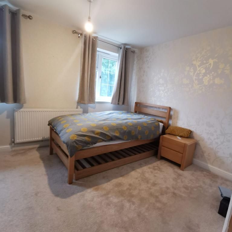 4 bedroom semi-detached house to rent - Photo 1