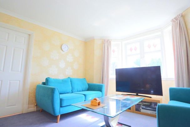 3 bedroom flat to rent - Photo 1