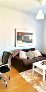 Appartement lumineux 2 pièces fermées + cuisine à 1 minute du métro D'Iberville! - Photo 3