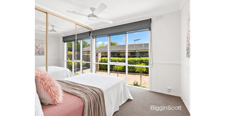 Three-Bedroom Family Home with Great Outdoor Space - Photo 5