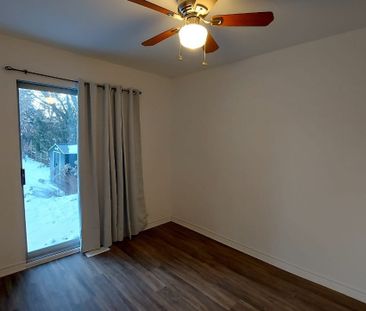 For Lease - 38 Stoddart Drive Unit# Main, Aurora, Ontario - Photo 3