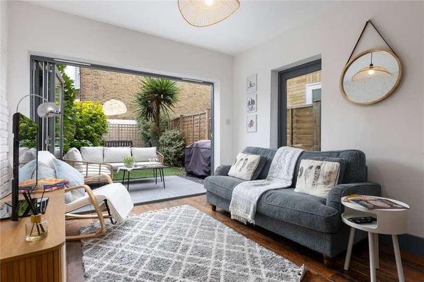 Rotherwood Road, London, SW15 - Photo 1