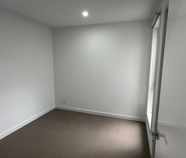 MODERN 4 BEDROOM HOME - Photo 4