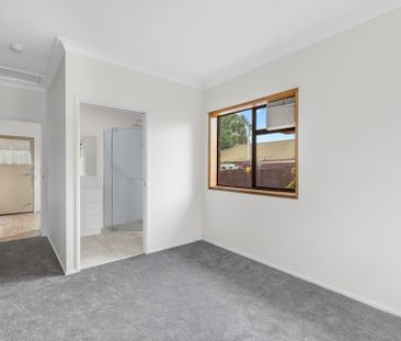 22 Damian Crescent - Photo 3