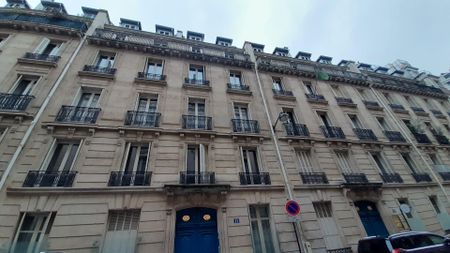 location Appartement T6 DE 198.8m² À PARIS - Photo 5
