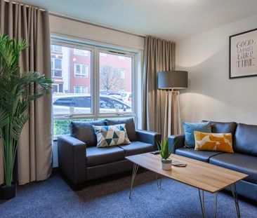 1 bedroom in a flat share to rent - Photo 2
