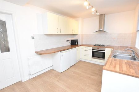 2 bedroom semi-detached house to rent - Photo 4