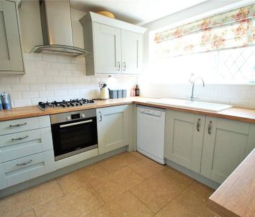 3 bedroom terraced house to rent - Photo 3