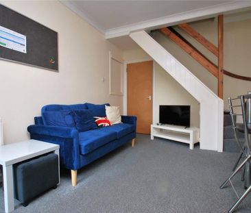 3 bedroom semi-detached house to rent - Photo 2