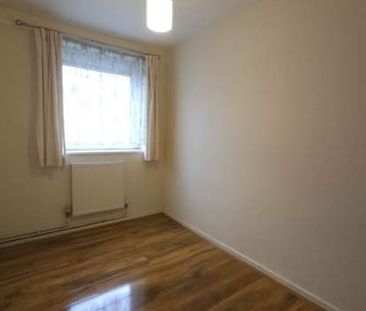 3 bedroom property to rent in Ilford - Photo 4