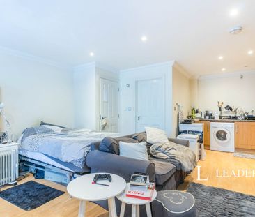 studio to rent Priory Mews, Guildford Street, Chertsey, KT16 - Photo 2