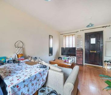 Abbey Gardens, London, SE16 - Photo 1