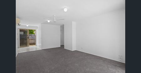 Low-Maintenance Living in a Prime Oxenford Location - Photo 4