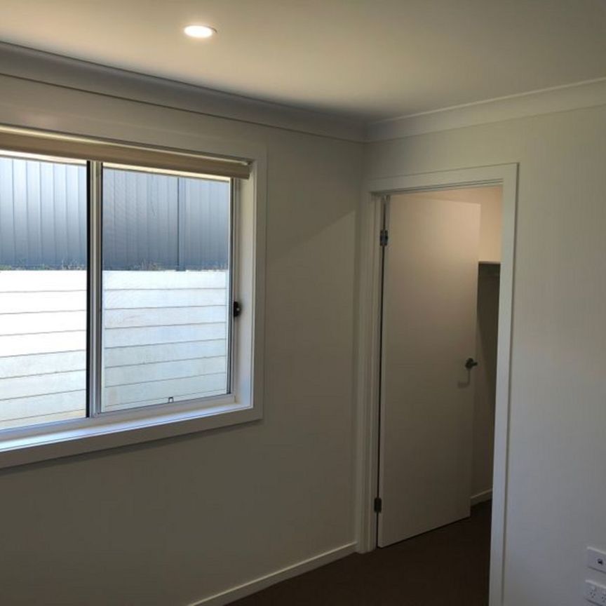 Beautiful One Bedroom Duplex- $370 Per Week on a 12 Month Lease - Photo 1