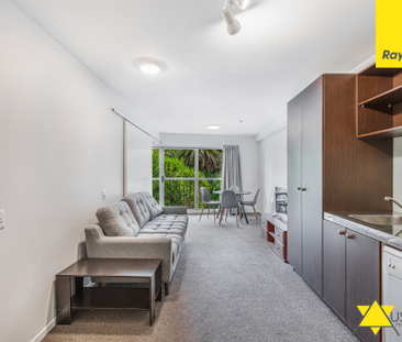 Stunning 2 Bedroom in City - Photo 4