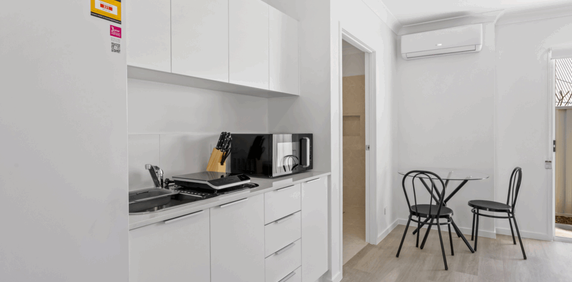 Nice Studio at Prime Location - Bills Included - Photo 2