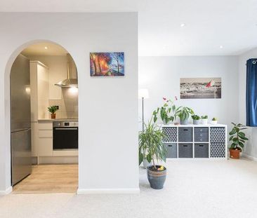 1 bedroom apartment to rent - Photo 2