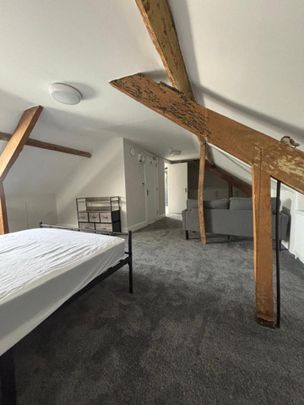 1 bedroom in a house share to rent - Photo 1