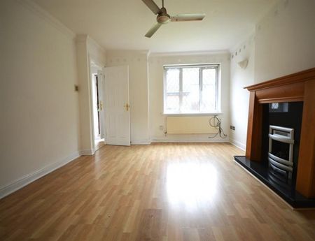 3 Bedroom Terraced Available Arranging tenancy - Photo 2