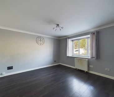 2 bedroom Flat in Missenden Gardens, Burnham - Photo 1
