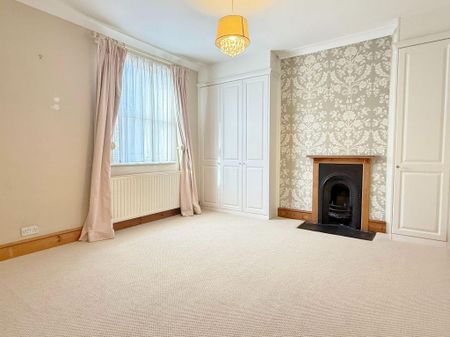 3 bedroom terraced house to rent - Photo 3
